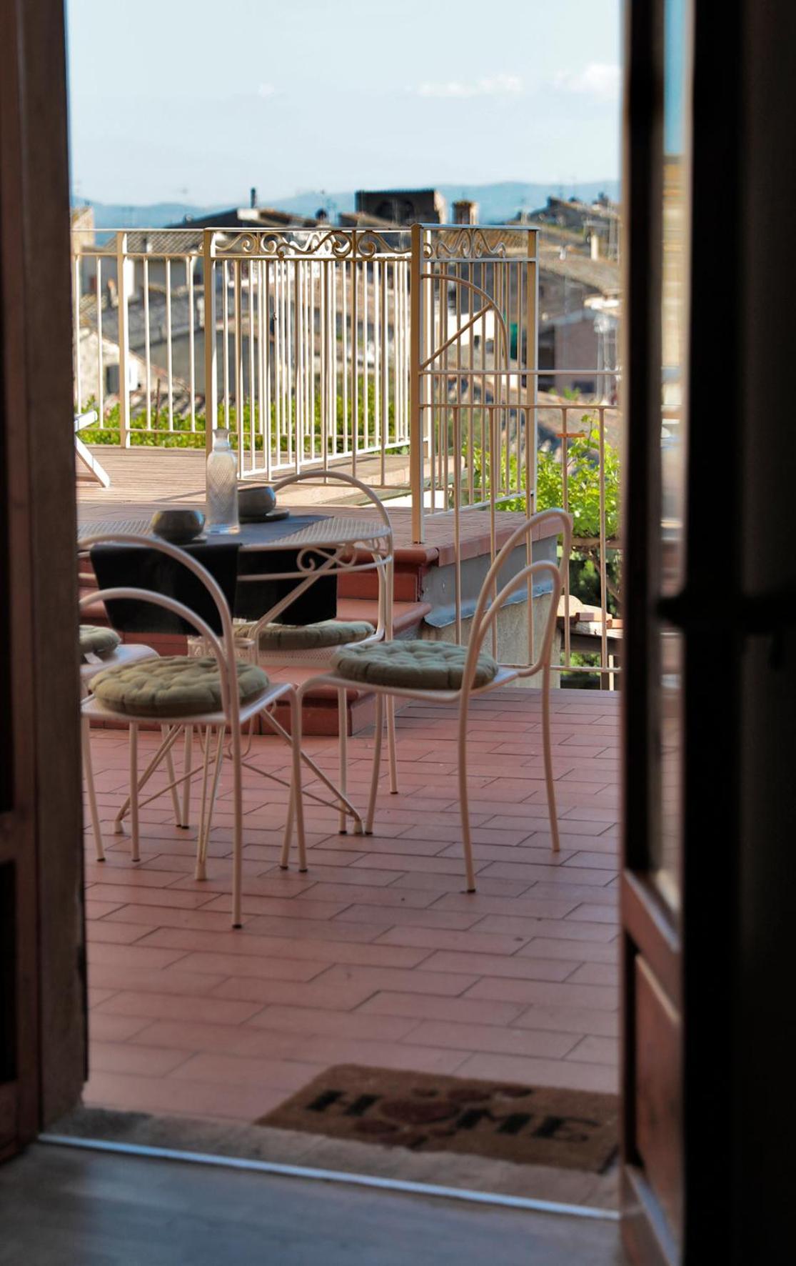 Appartamento Le Palme Con Terrazze In Centro San Gimignano Buitenkant foto
