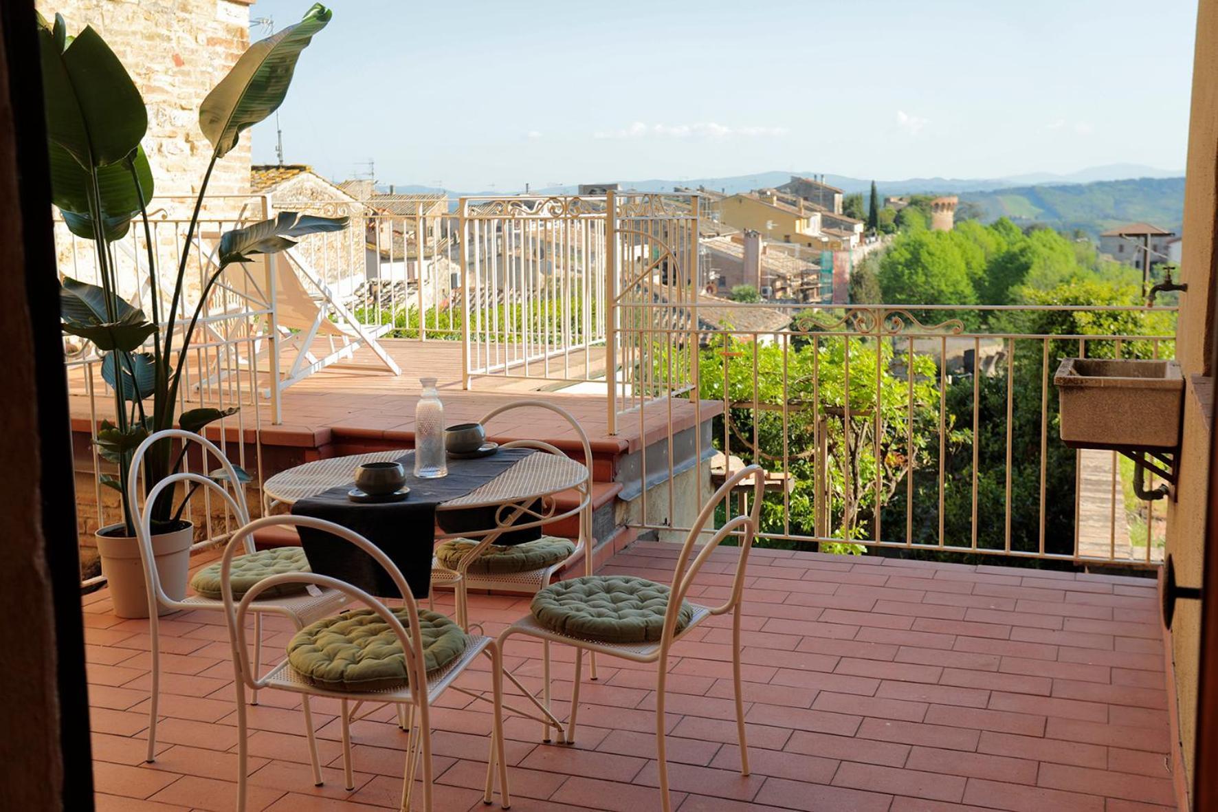 Appartamento Le Palme Con Terrazze In Centro San Gimignano Buitenkant foto