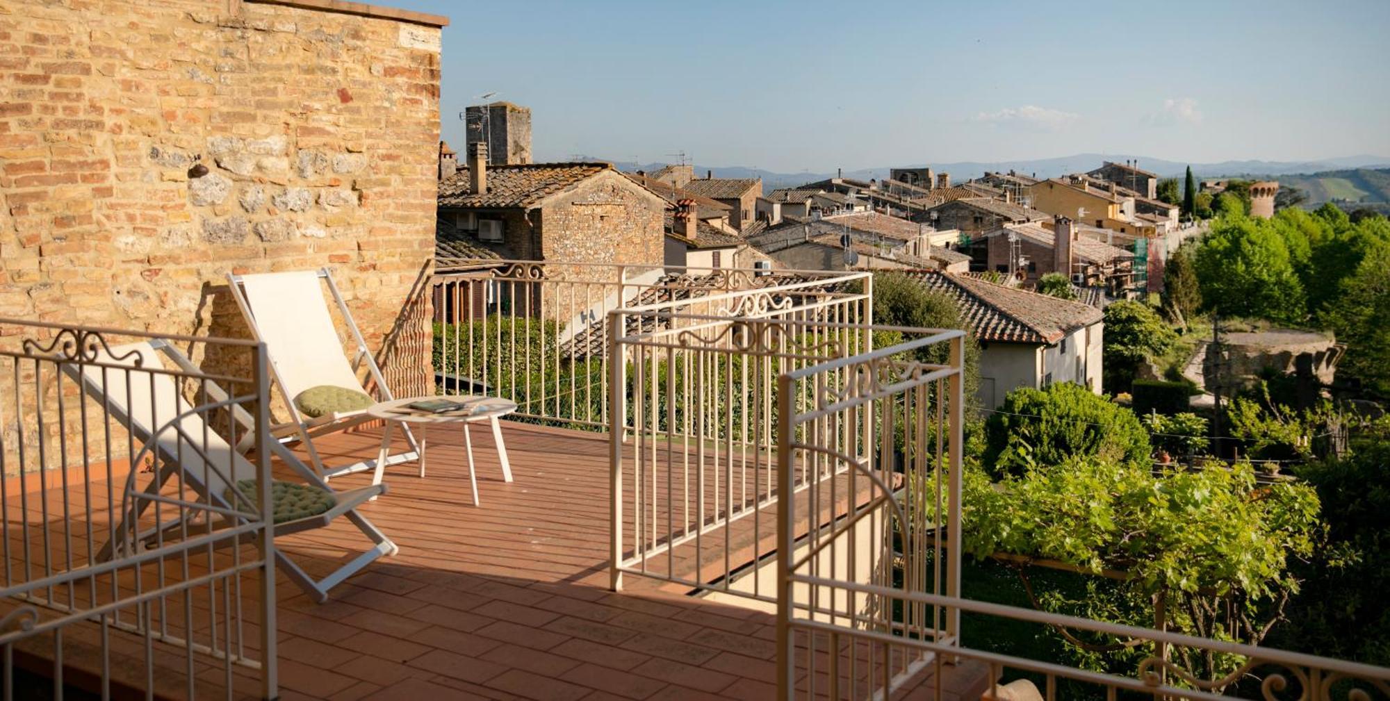 Appartamento Le Palme Con Terrazze In Centro San Gimignano Buitenkant foto